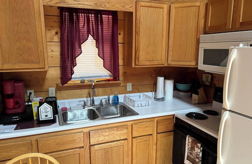 Clear Creek Cabina | {CABIN #1 of 4} "THE PEACEFUL CABIN" PET FRIENDLY!