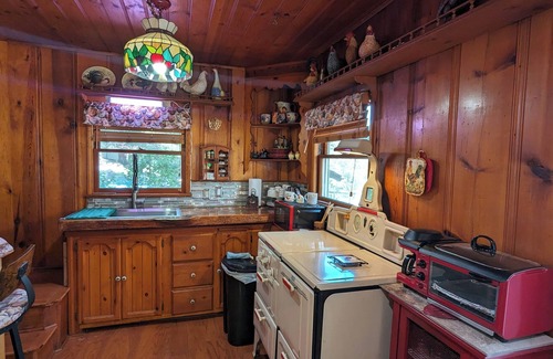 Crestline Cabina | Cabin 10 minute walk to Lake Gregory