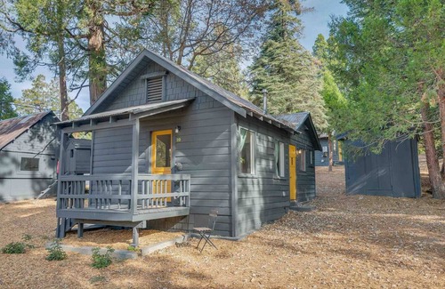 Twin Peaks Cabina | Cabin #10 Rustic and Quiet near Lake Arrowhead