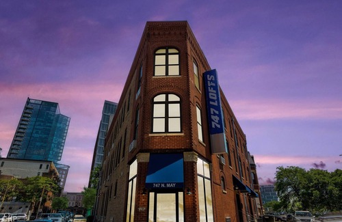 River West Apartamento | Cabin 104 by 747 Lofts
