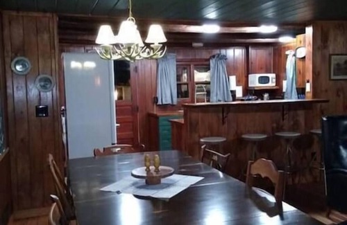 Cadillac Cabina | Cabin #11 -The Cadillac
