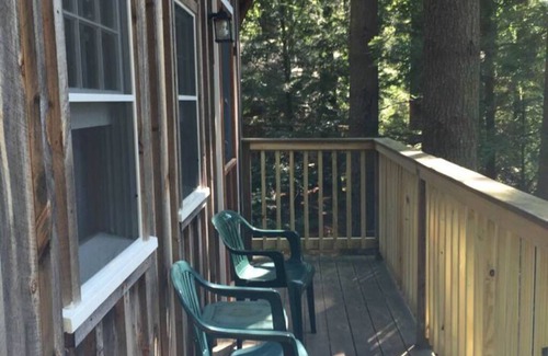 Waterbury Cabina | Cabin 2 Austrian Chalet