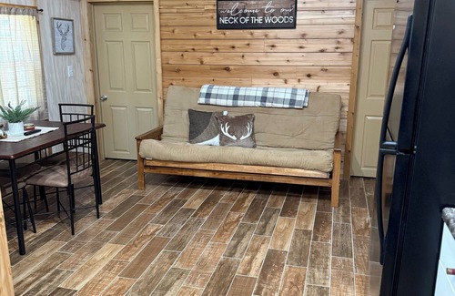 South Toledo Bend Cabina | Cabin #2 - Trails, Tails and Scales. Experience world class fishing and nature.