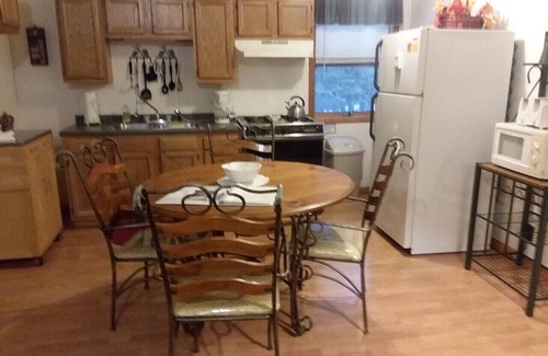 Blue Mountain Lake Cabina | Cabin 2 - Unit 3 sleeps 5 people