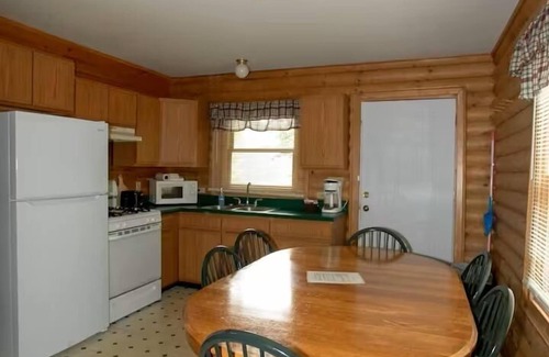 Gaylord Casa | Cabin 2475 - Eye-Catching Log Cabin inside Resort