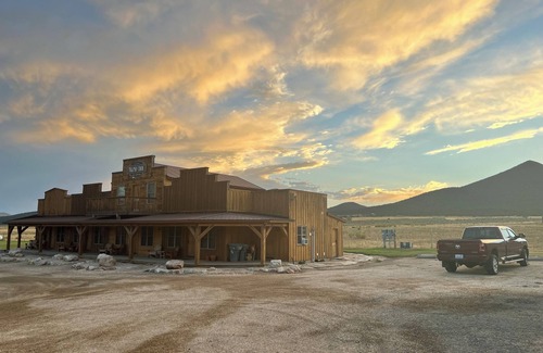 Almo Cabina | Cabin 3 at the Almo Inn, Close to City of Rocks National Park and Castle Rock
