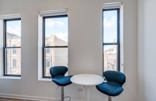 River West Apartamento | Cabin 302 by 747 Lofts