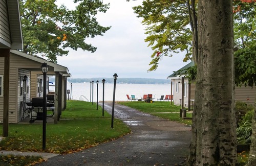 Houghton Lake Cabina | Cabin 4 - Cozy 3-bedroom lakefront