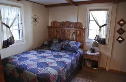 Carp Lake Casa | Cabin #4 - Loon's Landing cabin