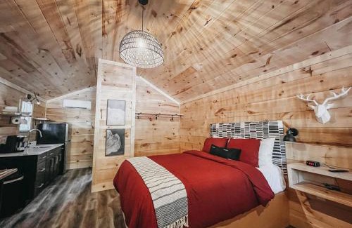 Hartwell Otro | Cabin #4 Studio With Kitchenette