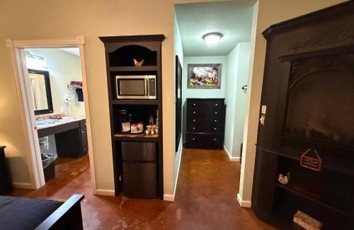 Lakehills Casa | Cabin 4 The Roost Cabins