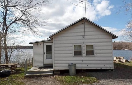Brier Hill Cabina | Cabin 4 w/ Private Dock on Black Lake *AMAZING VIEW*