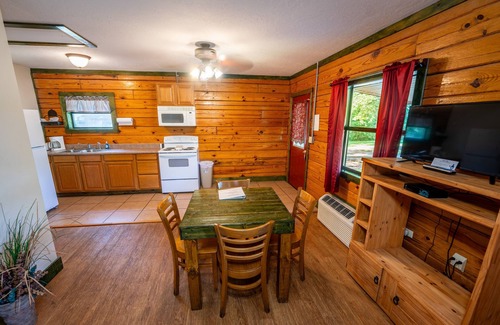 Buchanan Casa | Cabin 5 at Fishtale Lodge