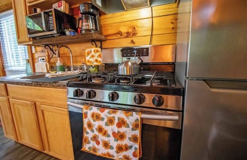 Columbia Cabina | Cabin 5 | Sleeps 8 | Private Deck | Private Cabin