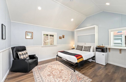 Poudre Park Cabina | Cabin 6 - The Buckhorn