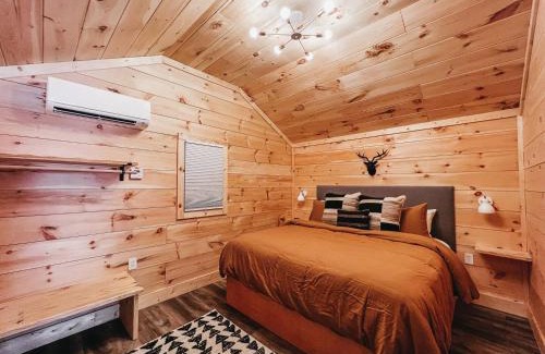 Hartwell Otro | Cabin #9 One Bedroom With Kitchenette