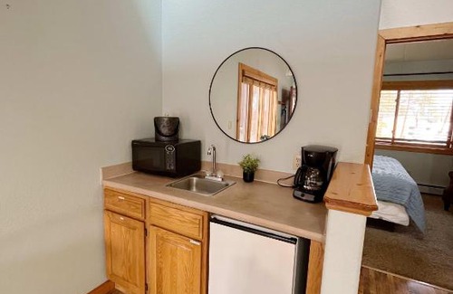 Woodland Park Cama Y Desayuno | Cabin A Suite Bed and Breakfast