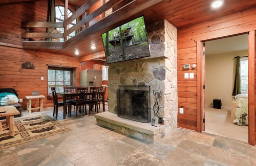 Terra Alta Casa | CABIN ALPINE LAKE RESORT - GOLF BEACH HIKE FISH KAYAK HOT TUB POOL GYM RELAX