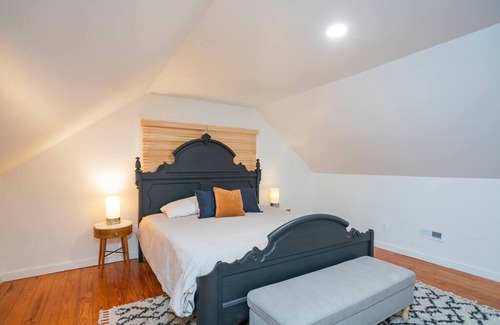 Kingston Springs Cabina | Cabin and Creek - Secluded Oasis - 3BD