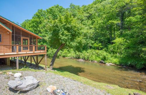 Laurel Springs Casa | Cabin at Cranberry Mill - Private Creekfront Cabin in Laurel Springs