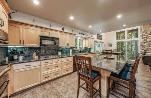 Shaver Lake Cabina | Cabin at the Creek ~ Family Fun Starts Here!
