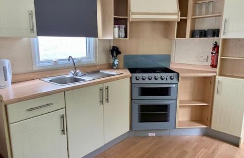 Maenporth Otro | Cabin by Beach & Nature Reserve Mon & Fri Check in Days Swanpool Falmouth Cornwall