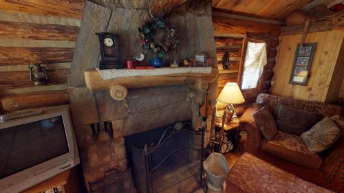 Red River Casa | Cabin By The Creek With High Speed Wifi