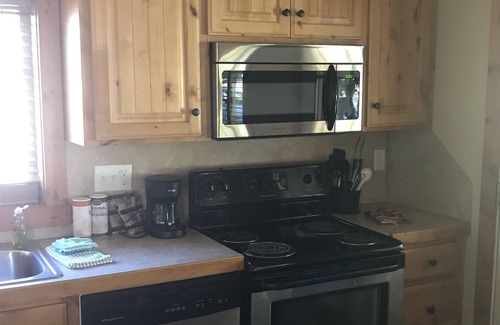 Heise Cabina | Cabin by the South Fork of the Snake River- Sleeps 4 Fishing, skiing, MTN Biking
