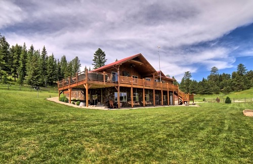 Nemo Cabina | Cabin close to Nemo, private stocked pond and hot tub great for families!