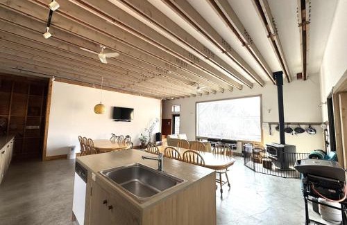 Fujikawaguchiko Casa | Cabin F Lake Saiko 1 min Mt Fuji Lakeview Villa Sleeps 10 BBQ Jacuzzi