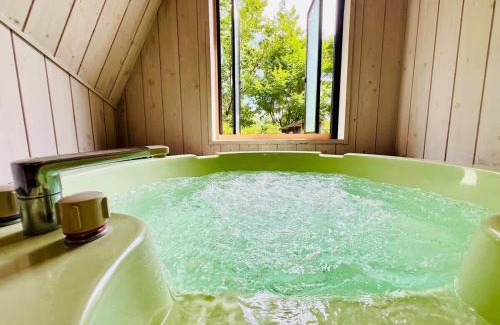 Fujikawaguchiko Casa | Cabin F Lake Saiko 1 min Mt Fuji Lakeview Villa Sleeps 10 BBQ Jacuzzi