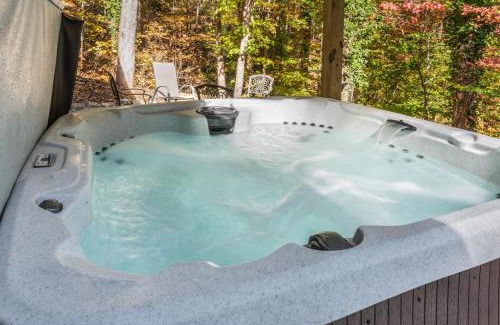 Dahlonega Casa | Cabin Fever - Hot Tub, Game Room, 3 King Beds