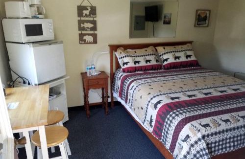 Stewartstown Casa | Cabin for Couples, Perfect for a Romantic Getaway in New Hampshire