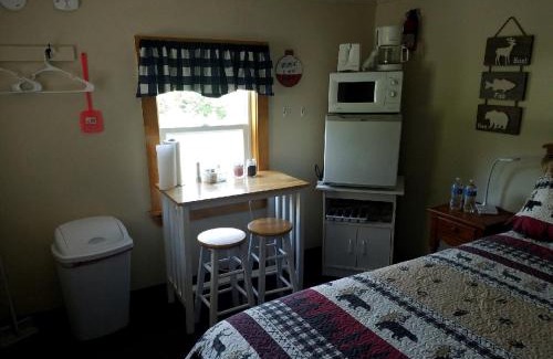 Stewartstown Casa | Cabin for Couples, Perfect for a Romantic Getaway in New Hampshire