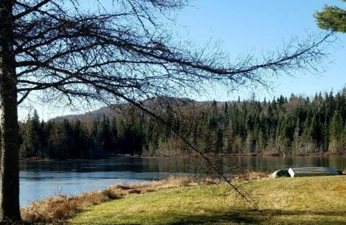 Stewartstown Casa | Cabin for Couples, Perfect for a Romantic Getaway in New Hampshire