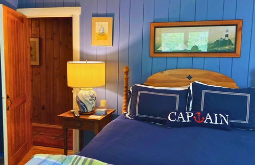 Boothbay Cabina | Cabin Gateway is located on the river with easy access to nearby attractions.