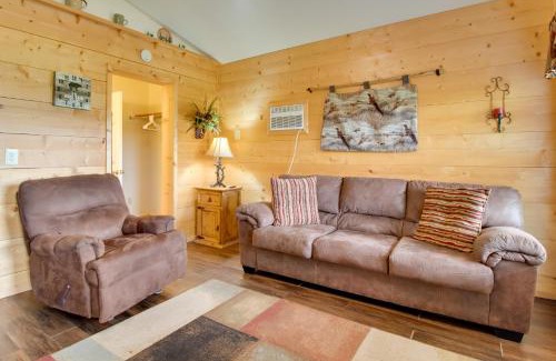 Mountain View Casa | Cabin Getaway in Mountain View with Porch and Grill