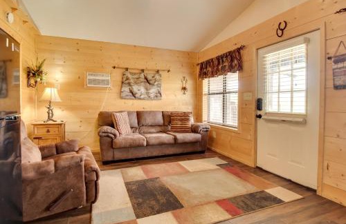 Mountain View Casa | Cabin Getaway in Mountain View with Porch and Grill