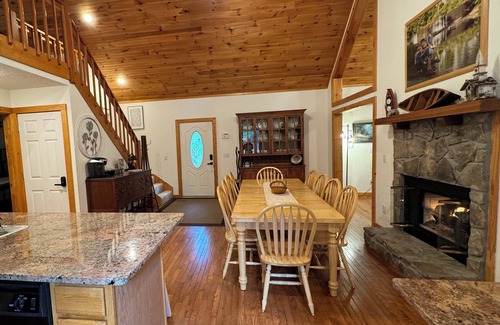 Helen Cabina | Cabin Getaway in North GA Mountains
