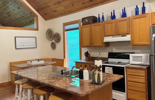 Helen Cabina | Cabin Getaway in North GA Mountains