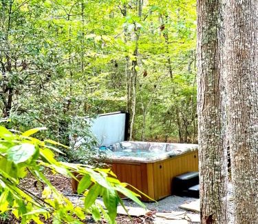 Morganton Casa | Cabin Getaway Near Atlanta Slide Deck Hot Tub