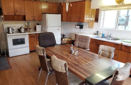 Central Alberta Cabina | Cabin Glamping Ironwood Lake, Pinehurst, Elinor, Fork Lake and Rich Lake
