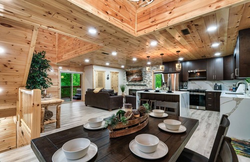 Gatlinburg - Pigeon Forge Chalet De Esquí | New Listing Promotion Price! Hot Tub-Arcade-Close to Dollywood-All Attractions!