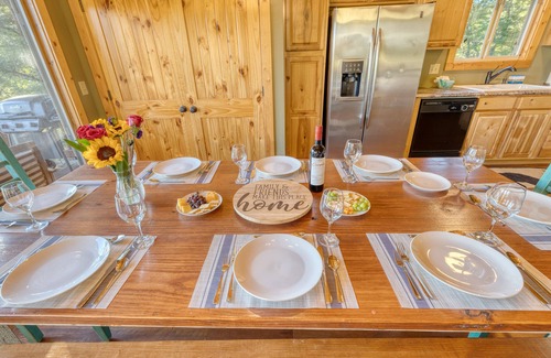 Ellijay Cabina | Cabin in 150Acres| Views | Theater |Hot Tub| Game Rm| Fire Pit