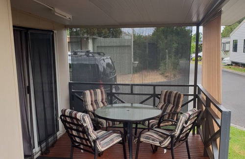 Dromana Cabina | Cabin in Dromana Holiday Village - Sleeps 7