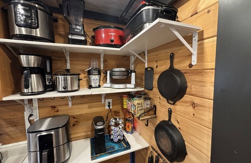Laurelville Cabina | Cabin in Hocking Hills with Hot Tub, Fire Pit and Covered Back Deck.