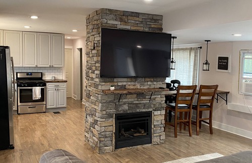 Greentown Cabina | Cabin in Lake Community