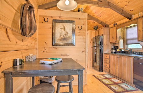 Mill Spring Cabina | ¡NUEVO! Cabaña en Mill Spring cerca de la bodega Parker-Binns