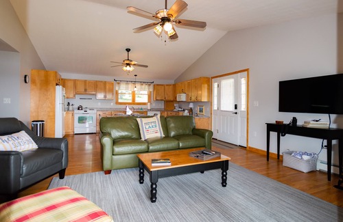 Pittsburg Cabina | Cómoda y moderna cabaña de vacaciones en el lago Francis Pittsburg NH