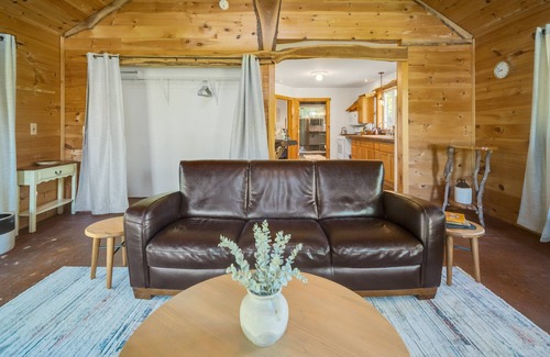 Burdett Cabina | Cabin In the Finger Lakes near the Seneca Lake Wine Trail and Watkins Glen